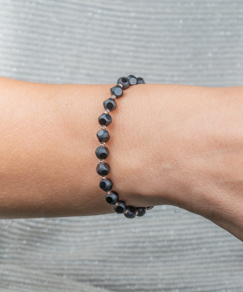 Juodo Siūlo Apyrankė Su Auksu Ir oniksais - Siūlų apyrankės su auksu - Goldinga