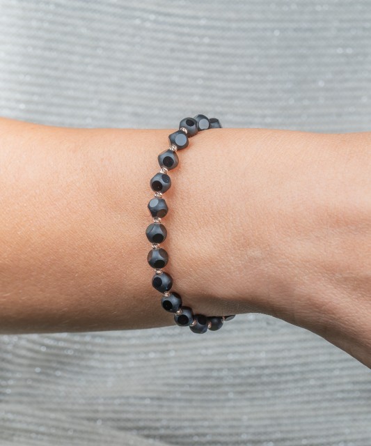 Juodo Siūlo Apyrankė Su Auksu Ir oniksais - Siūlų apyrankės su auksu - Goldinga