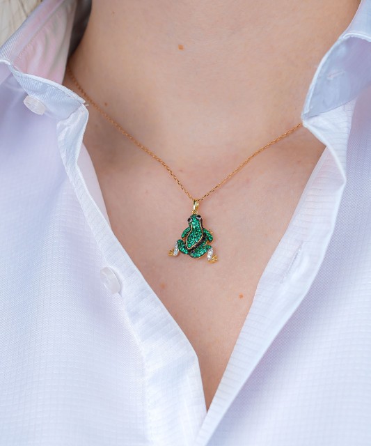 Paauksuotas sidabrinis pakabukas su špineliais ir cirkoniais "Varlė" - Sidabriniai pakabukai - Goldinga