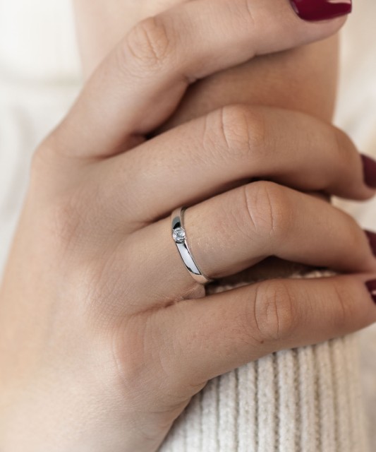 Balto aukso žiedas su cirkoniu - Auksiniai žiedai - Goldinga