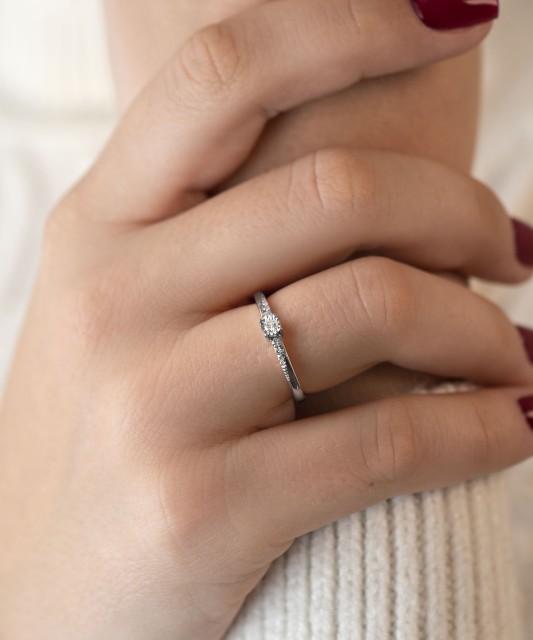 Balto aukso žiedas su briliantais - Auksiniai Žiedai su brangakmeniais - Goldinga