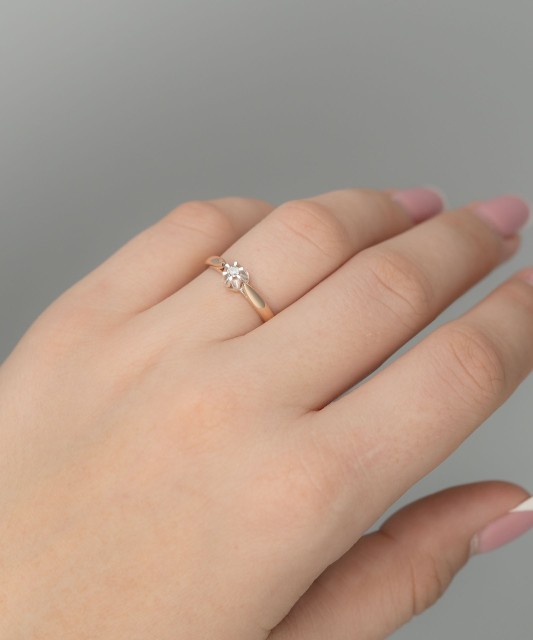 Auksinis žiedas briliantu 0,10ct - Auksiniai Žiedai su brangakmeniais - Goldinga