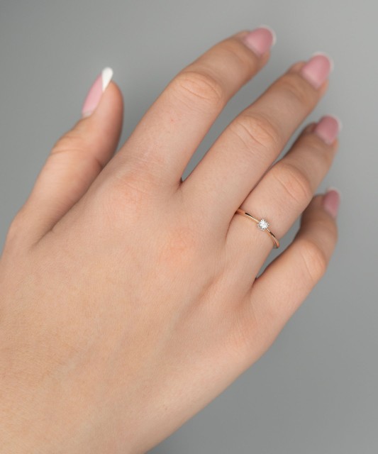 Auksinis žiedas su deimantu - Auksiniai Žiedai su brangakmeniais - Goldinga