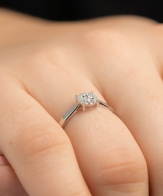 Balto aukso žiedas su deimantais - Auksiniai Žiedai su brangakmeniais - Goldinga