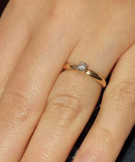 Auksinis žiedas su kristalu - Auksiniai žiedai - Goldinga