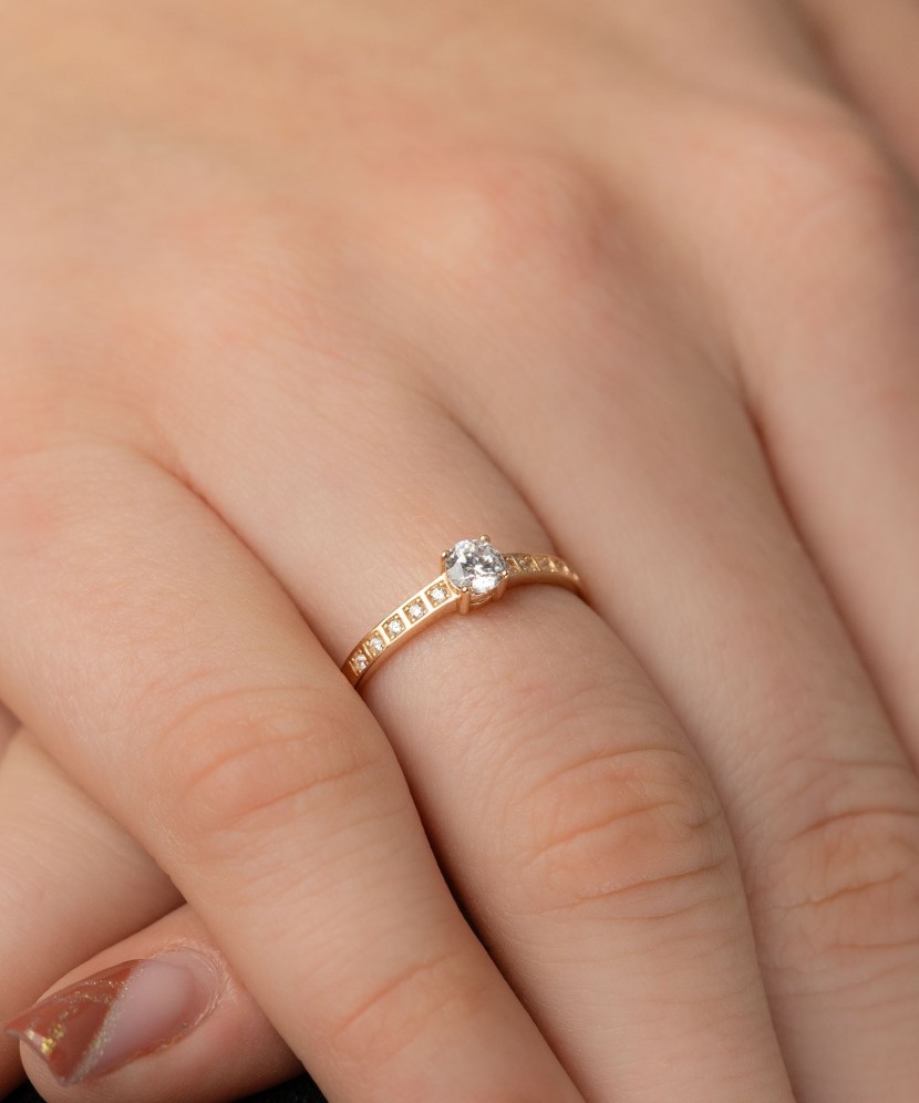 Auksinis žiedas su cirkoniais - Auksiniai žiedai - Goldinga