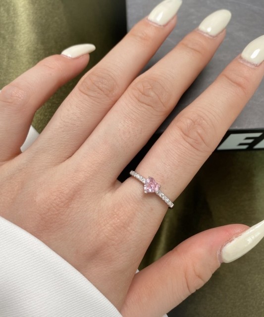 Sidabrinis žiedas su cirkoniais