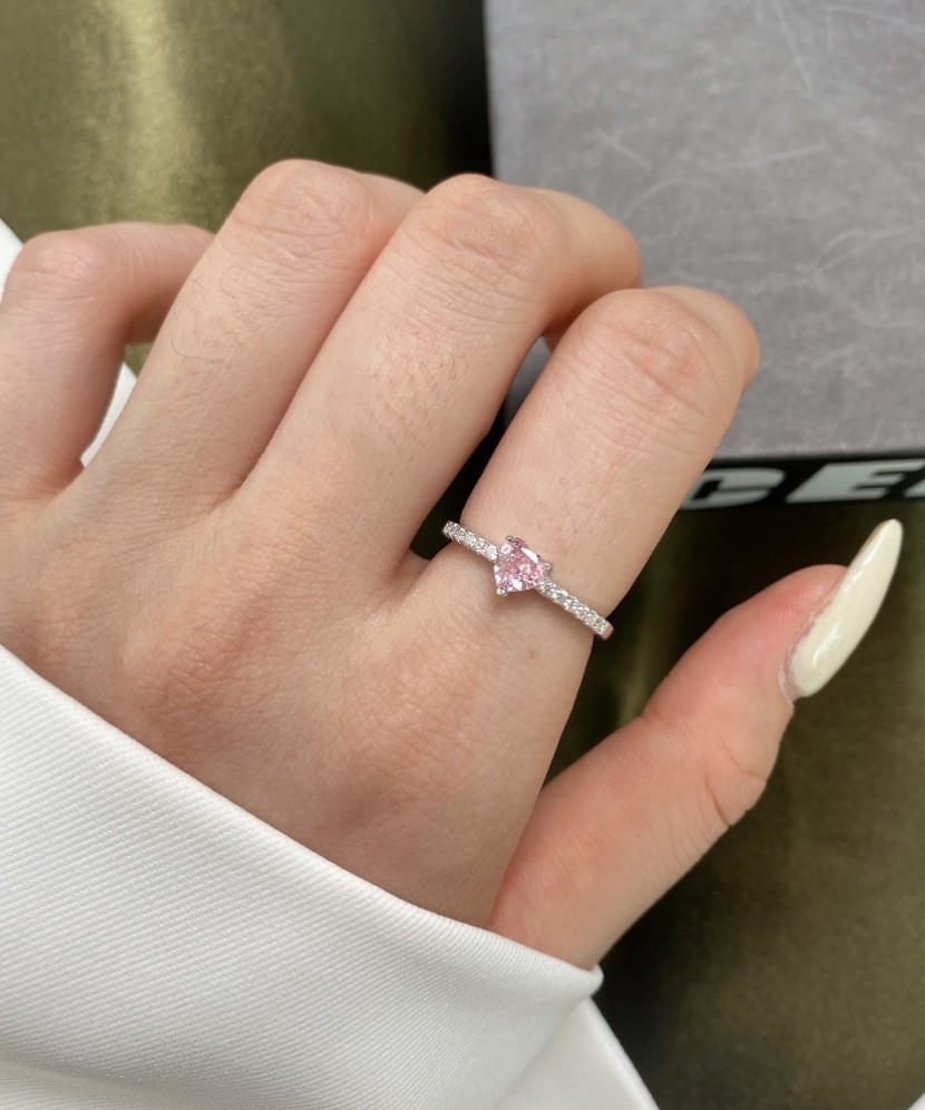 Sidabrinis žiedas su cirkoniais