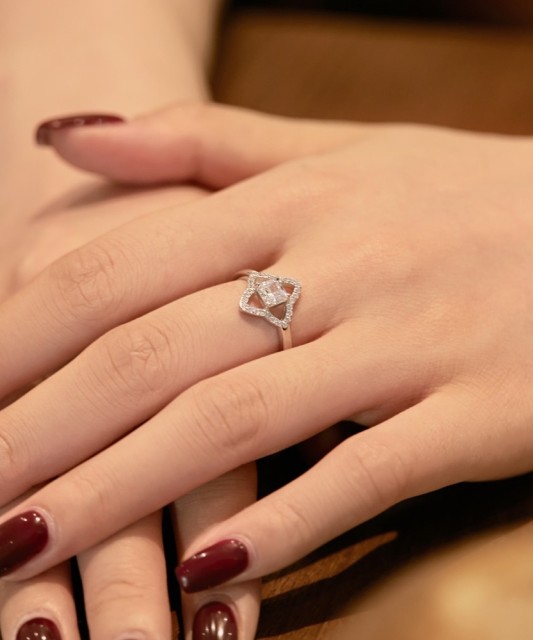 Sidabrinis žiedas su cirkoniais - Perkamiausi - Goldinga