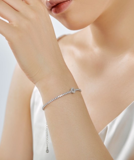 sidabrinė apyrankė su cirkoniais