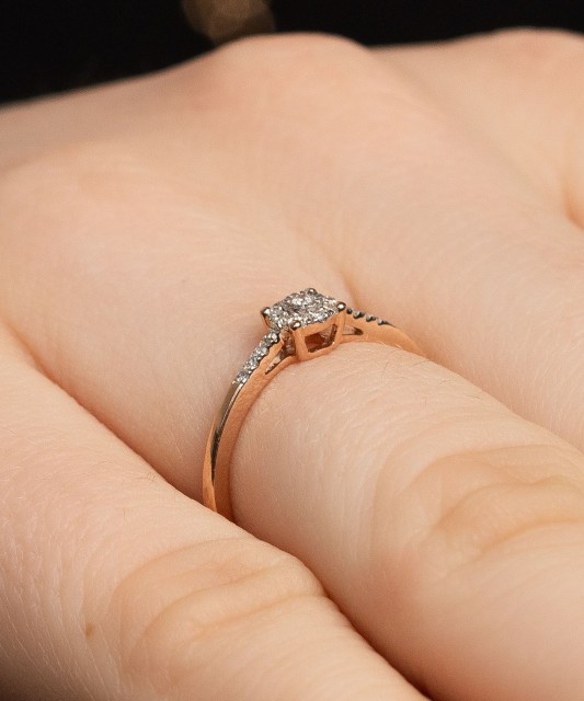 Auksinis žiedas su deimantais - Auksiniai Žiedai su brangakmeniais - Goldinga