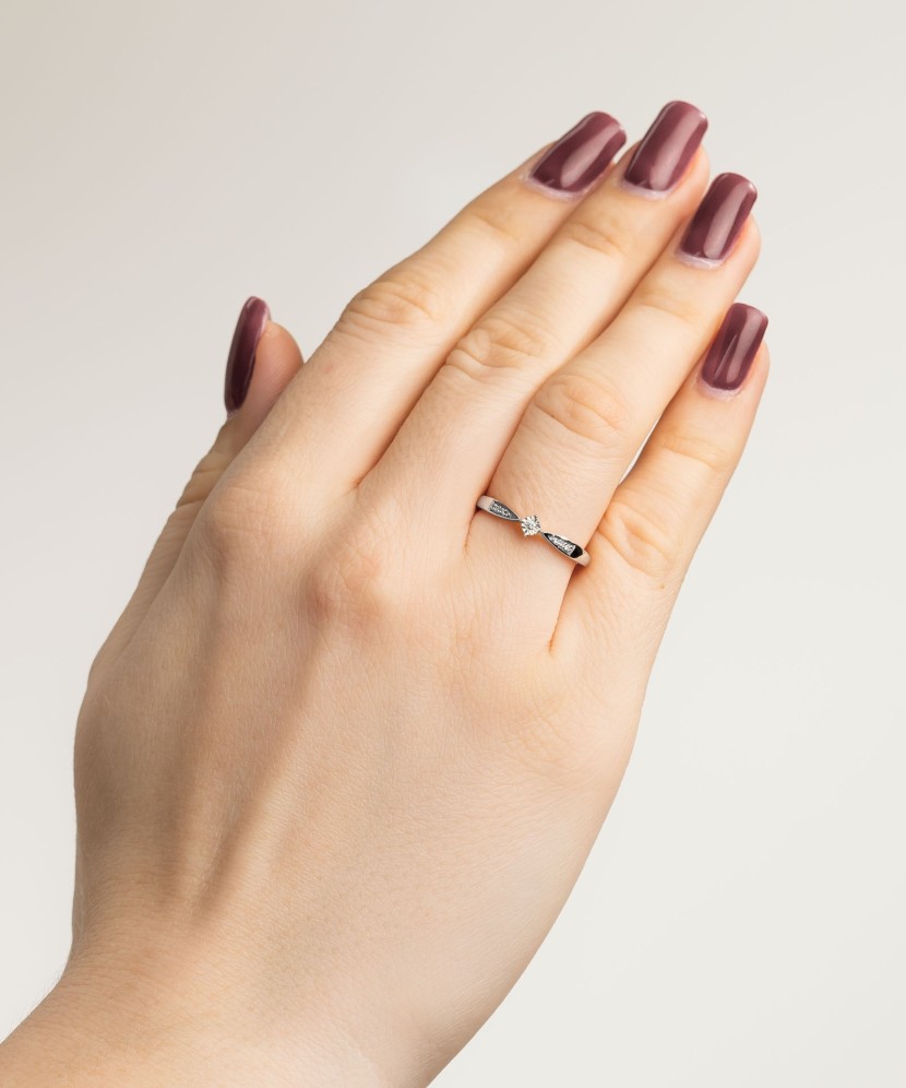 Balto aukso žiedas su deimantais - Auksiniai Žiedai su brangakmeniais - Goldinga