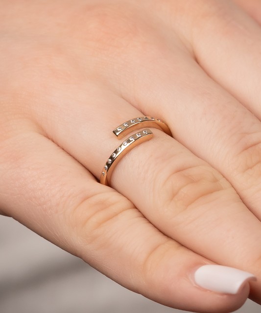 Auksinis žiedas su cirkoniais - Auksiniai žiedai - Goldinga