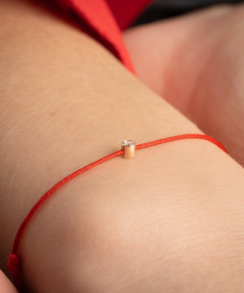 Raudono siūlo apyrankė su deimantu ir auksu 0.03ct - Siūlų apyrankės su auksu - Goldinga