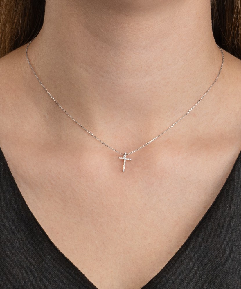 Balto aukso pakabukas su deimantais "Kryželis" - Pakabukai su brangakmeniais - Goldinga