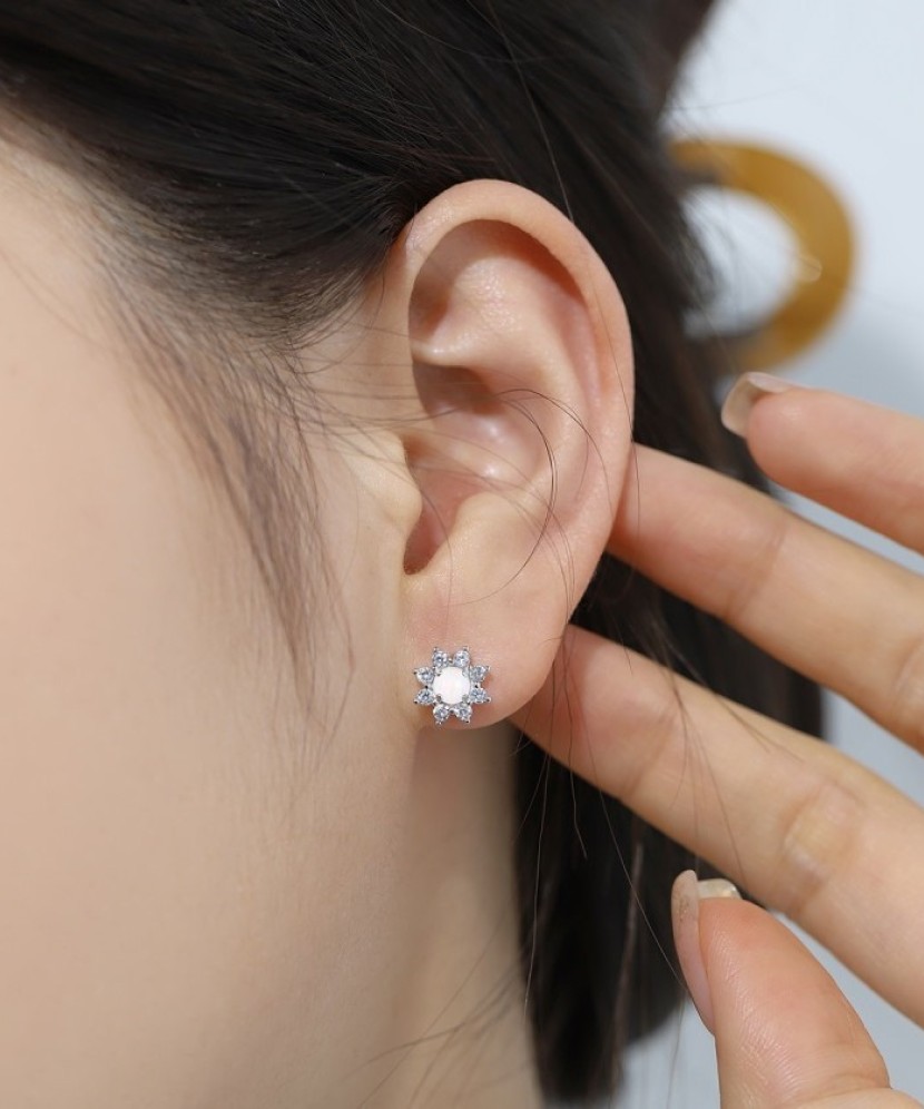 Sidabriniai auskarai su cirkoniais ir opalu