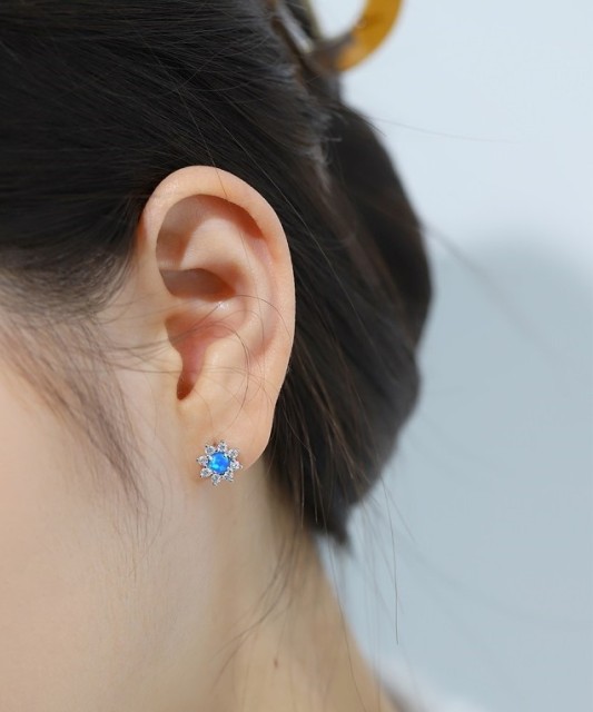 Sidabriniai auskarai su cirkoniais ir opalu