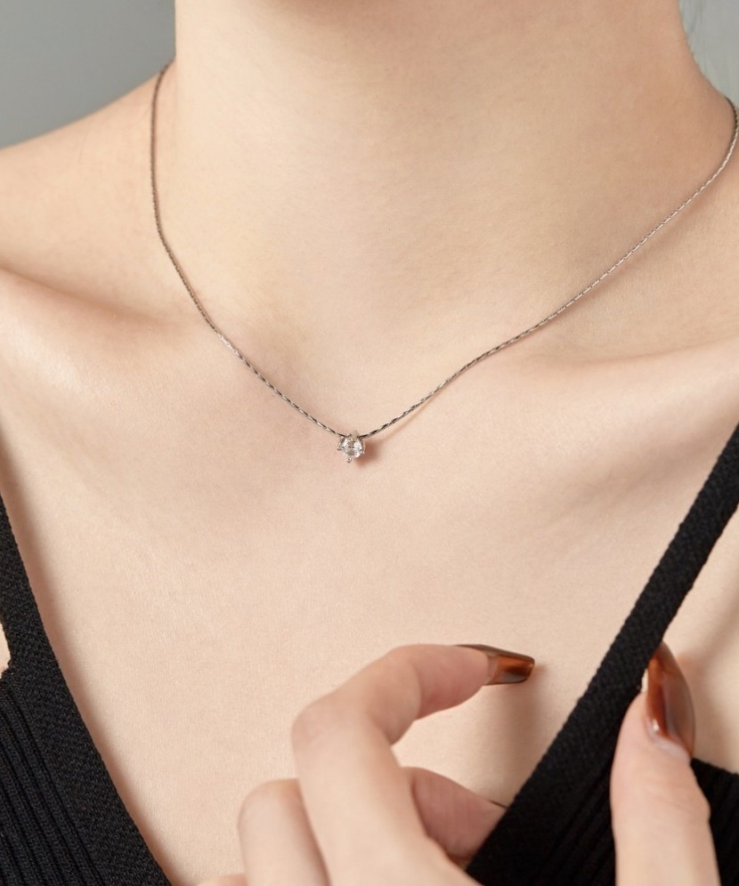 Sidabrinė grandinėlė su cirkonio pakabuku