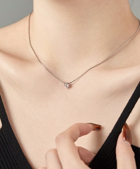 Sidabrinė grandinėlė su cirkonio pakabuku