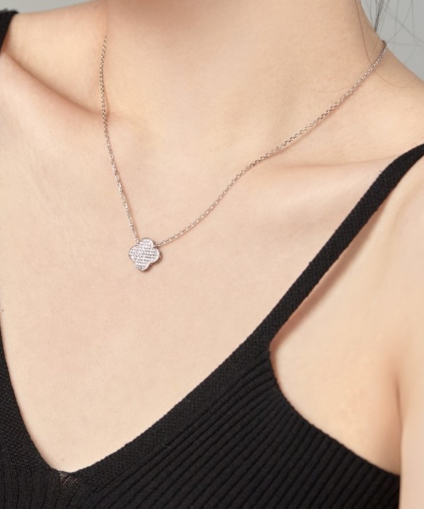 Sidabrinė grandinėlė su cirkonio pakabuku