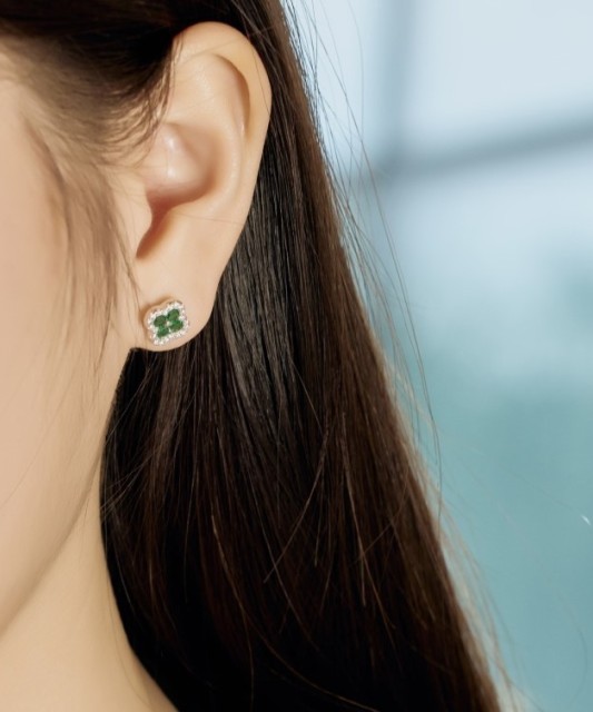 Sidabriniai auskarai su cirkoniais