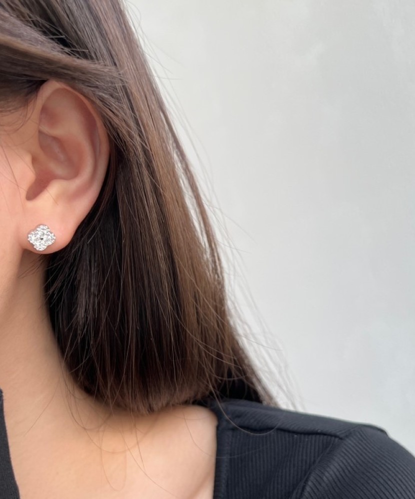 Sidabriniai auskarai su cirkoniais