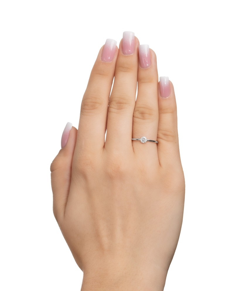 Balto aukso žiedas su cirkoniais