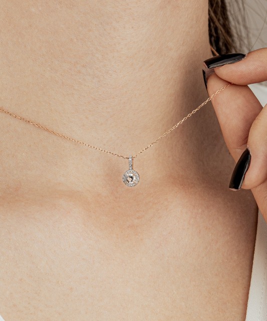 Auksinis pakabukas su deimantais ir skaidriu topazu - Pakabukai su brangakmeniais - Goldinga