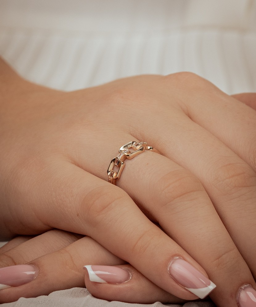 Auksinis žiedas su cirkoniais