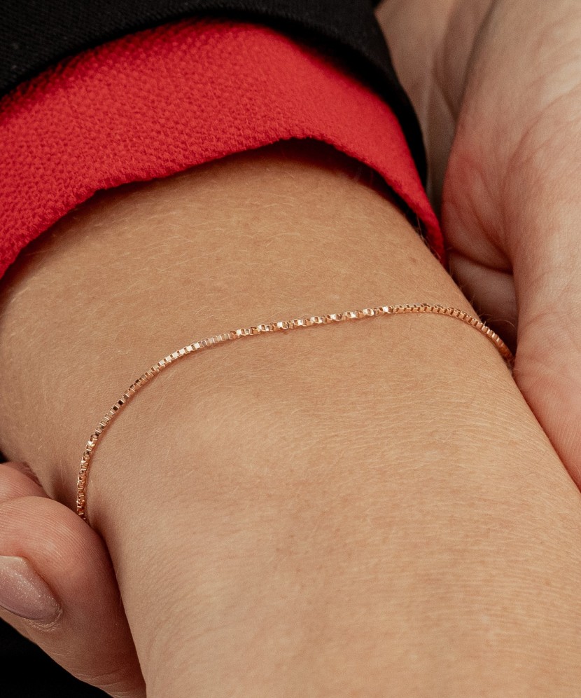 Auksinė apyrankė "Box" 0.8mm