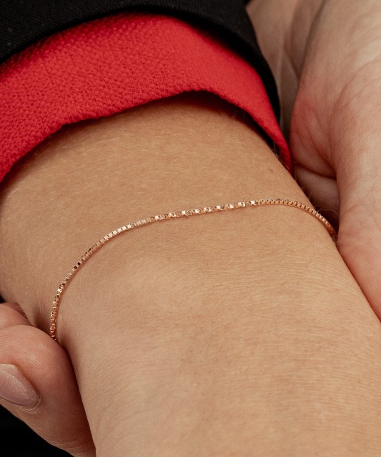 Auksinė apyrankė "Box" 0.8mm