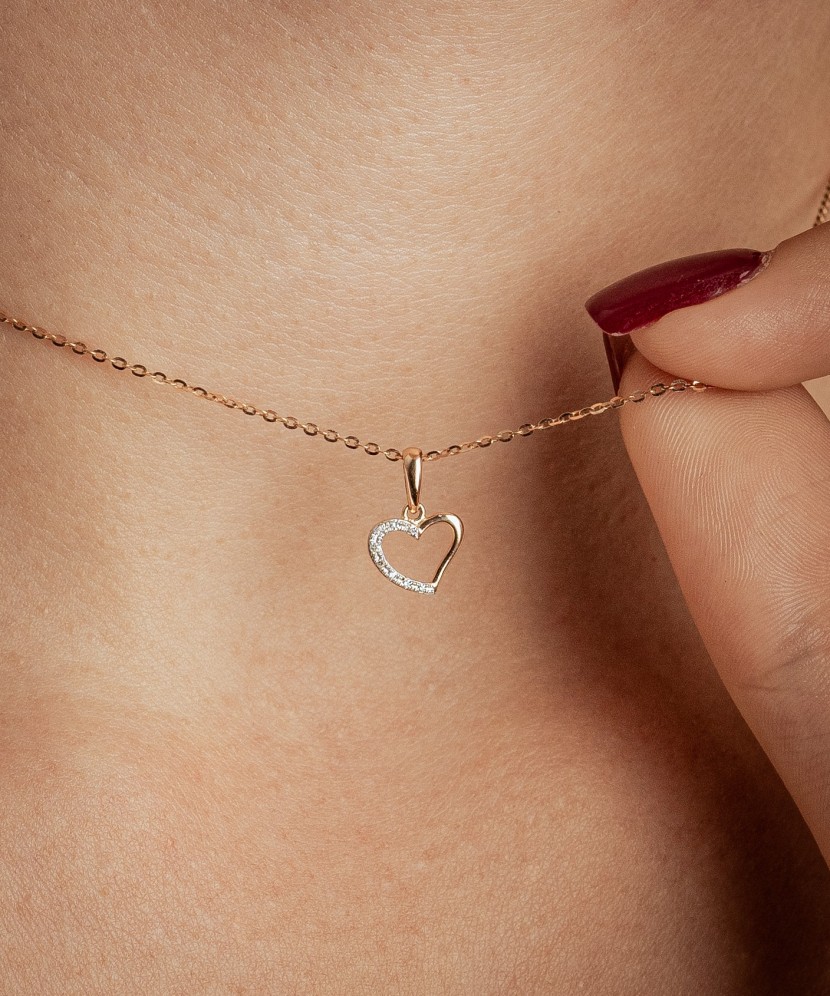 Auksinis pakabukas su deimantais