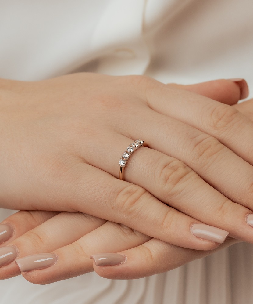 Auksinis žiedas su cirkoniais