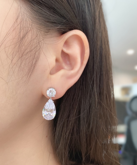 Sidabriniai auskarai su cirkoniais