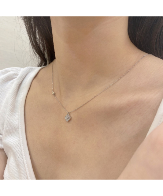 Sidabrinė grandinėlė su cirkonio pakabuku ir perlamutru