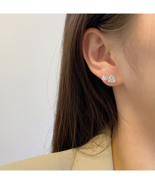 Sidabriniai auskarai su cirkoniais