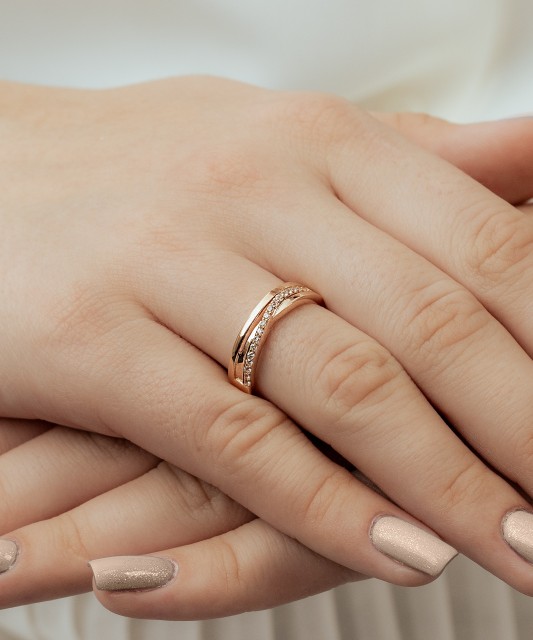 Auksinis žiedas su cirkoniais