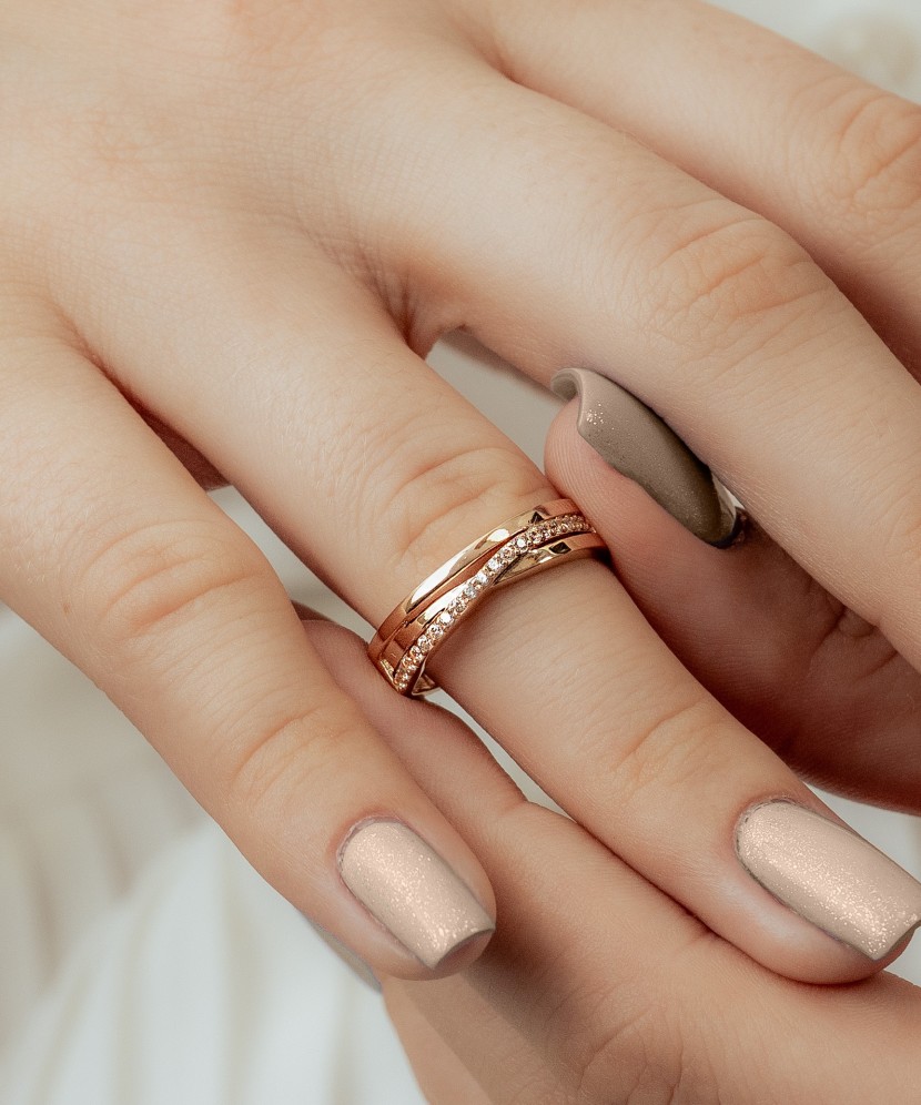 Auksinis žiedas su cirkoniais