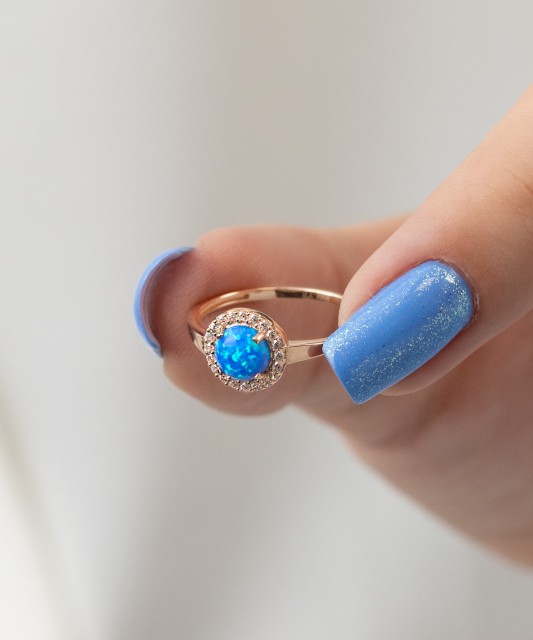 Auksinis žiedas su opalu ir cirkoniais