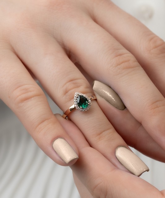 Auksinis žiedas su cirkoniais