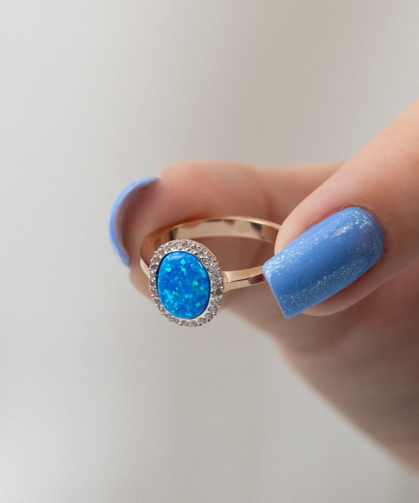 Auksinis žiedas su opalu ir cirkoniais