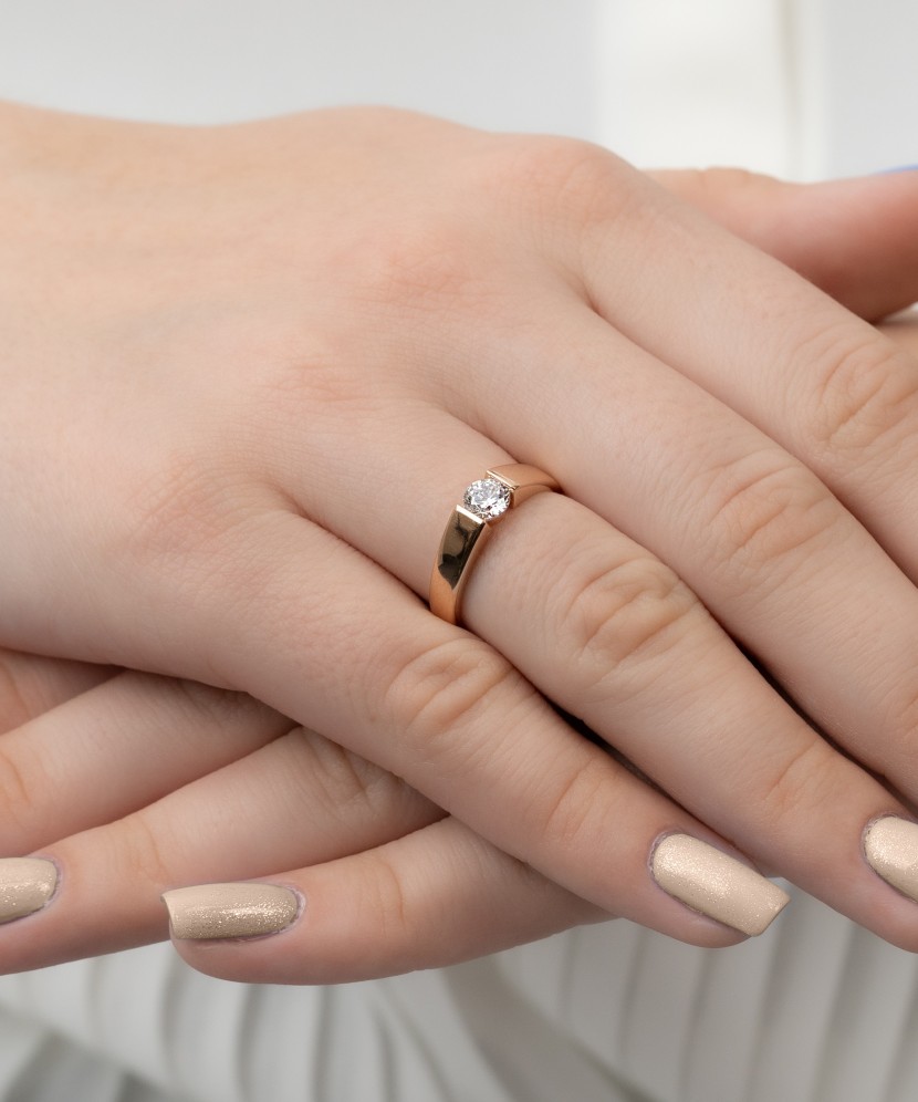 Auksinis žiedas su cirkoniu