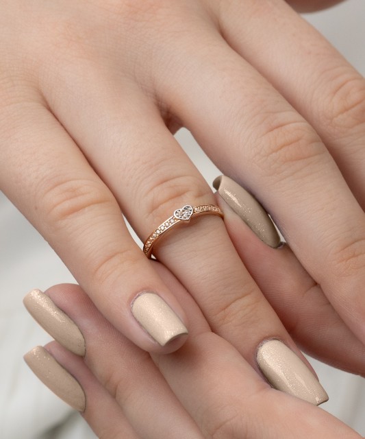 Auksinis žiedas su cirkoniais