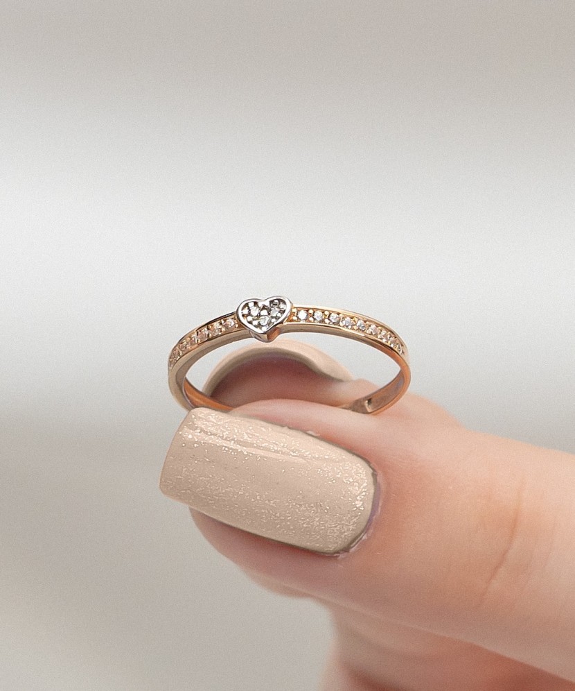 Auksinis žiedas su cirkoniais