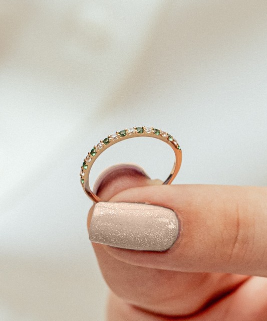 Auksinis žiedas su cirkoniais