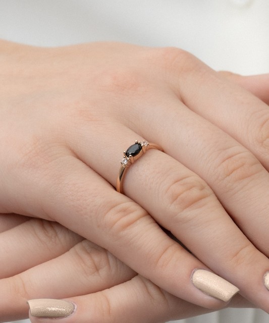 Auksinis žiedas su cirkoniais