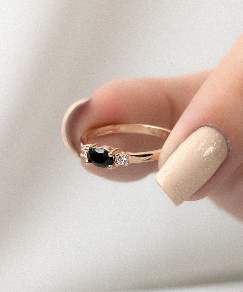 Auksinis žiedas su cirkoniais