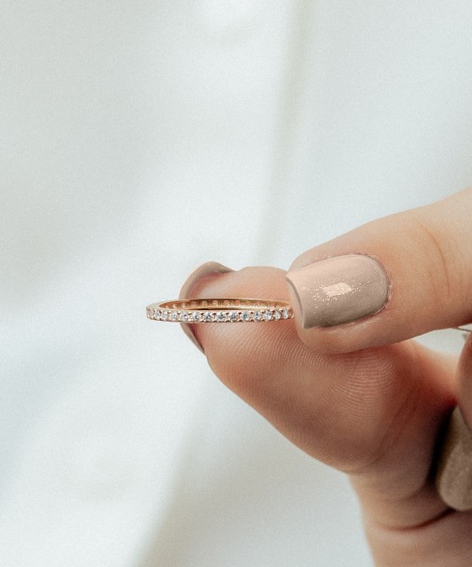 Auksinis žiedas su cirkoniais