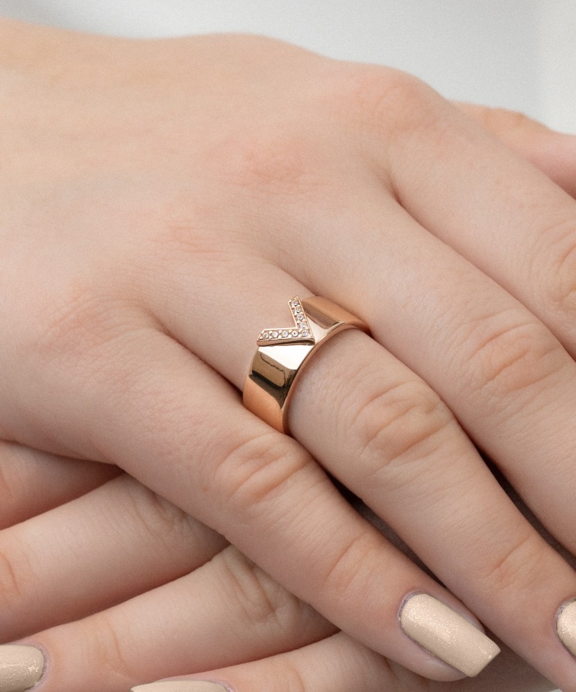 Auksinis žiedas su cirkoniais