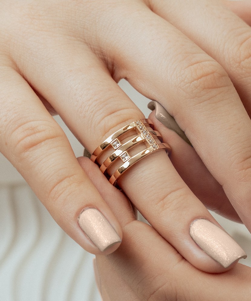 Auksinis žiedas su cirkoniais